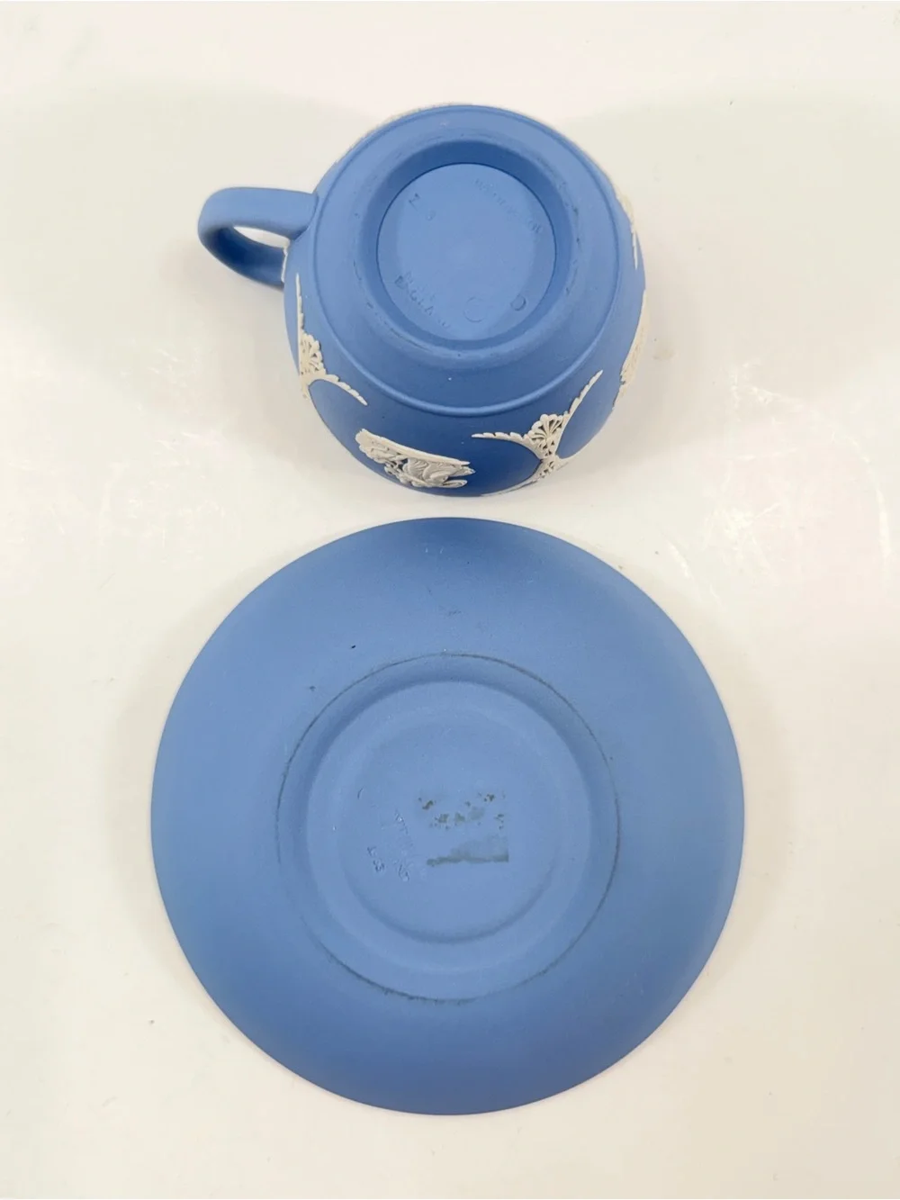 1953 Wedgwood Jasperware Teacup Cup & Saucer, Sacrifice Figures, Pale Blue‎ RARE